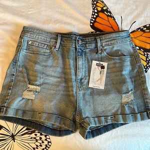 NET Levi’s Denizen shorts